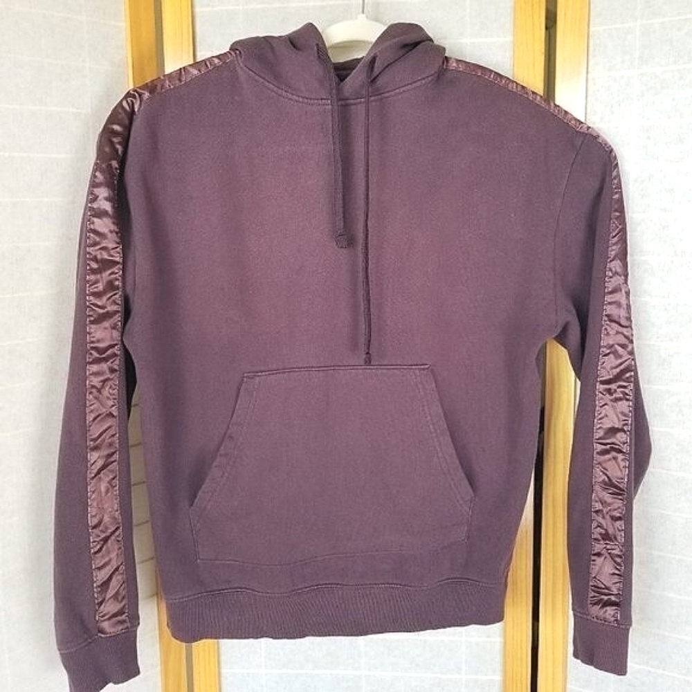Urban Outfitters Satin Trim Hoodie Sweatshirt Size Small Boxer Pullover